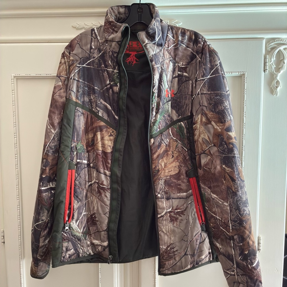 Men’s Medium Under Armour Realtree Camouflage Performance Insulated Jacket